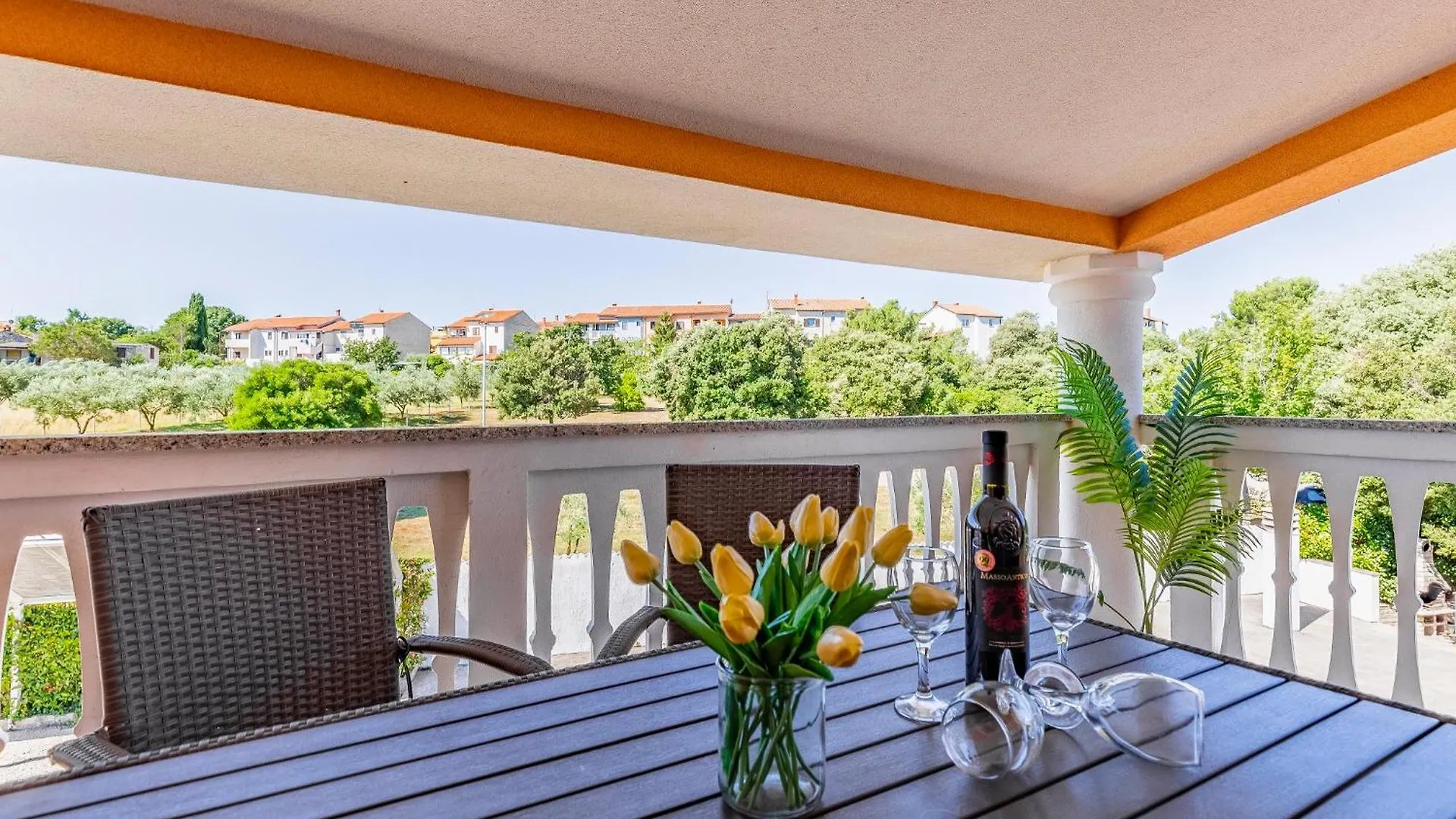 Apartments Rok Pula 0*,