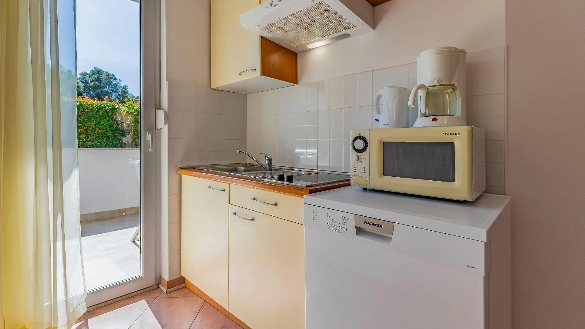 Apartments Rok Pula 0*,